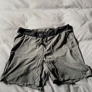 ON Running Lightweight Shorts men’s M (never been worn)